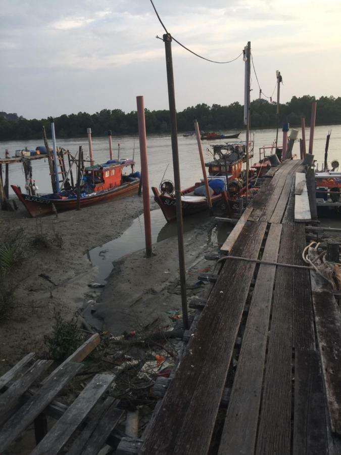 Gone Fishin' @ Kuala Selangor Apartment Exterior photo